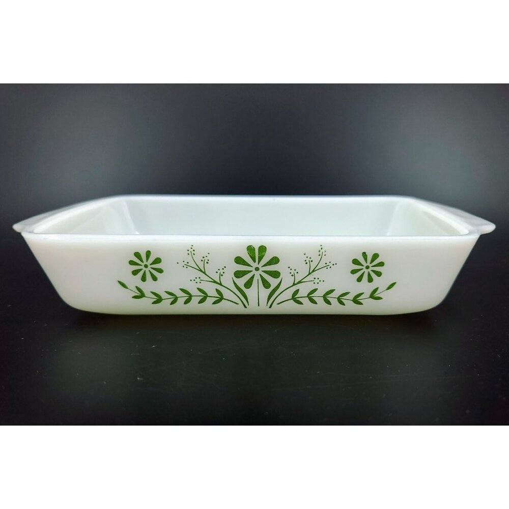 Vintage Glassbake #427 White Daisy Casserole Dish 10.5' x 5"